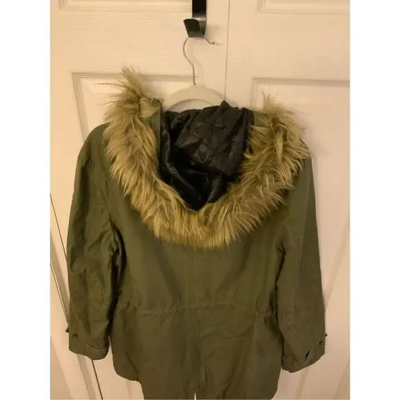 LL Bean Green Jacket Faux Fur Hood M - Picture 7 of 8